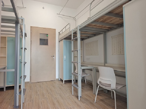 深圳市高級(jí)中學(xué)高中園宿舍公寓床已安裝到位！